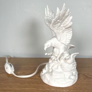 Toyo Japan White Porcelain Eagle and Nesting Bird Night Light Accent Lamp 7.75"T